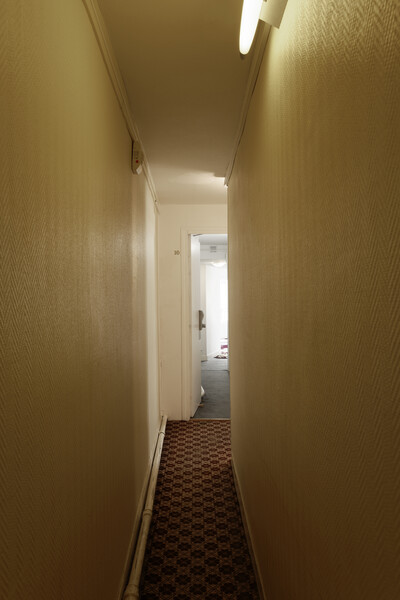 Chambre 10 hallway, Hotel La Louisiane, Paris - © sans titre