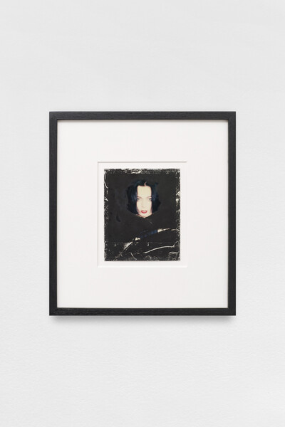 Jill Westwood, London 1982, circa 1982, colored Polaroid photograph with ink, 10.16 x 8.90 cm (unframed), 23.8 x 21.7 x 3 cm (framed), unique - © sans titre