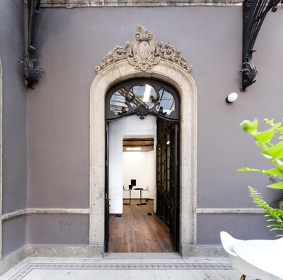 Condo: « The Clean Carcass of the Host », Mexico City - © sans titre