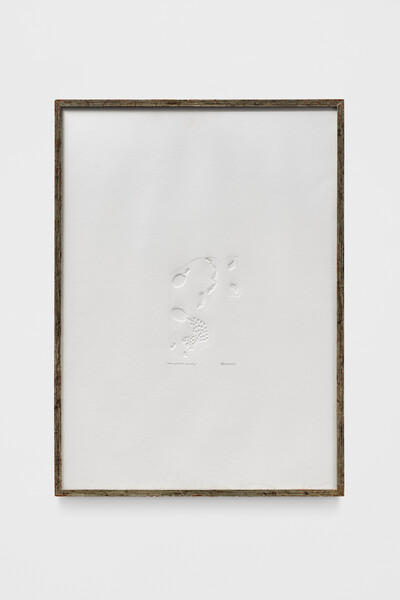 Ezio Gribaudo, Diacritico II, 1967, relief on buvard paper, 59.3 x 43.3 cm (framed), unique - © sans titre