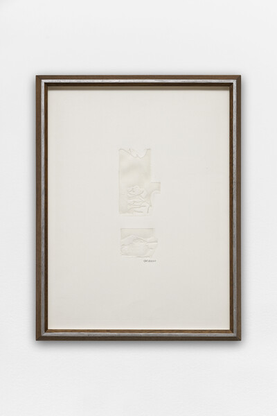 Ezio Gribaudo, Greco delle iscrizioni, 1966, relief on buvard paper, 62 x 48 cm (framed), unique - © sans titre
