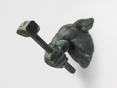 Zuzanna Czebatul, Andrea, 2025, bronze, 63.7 x 44.6 x 49.9 cm, unique in a series - © sans titre