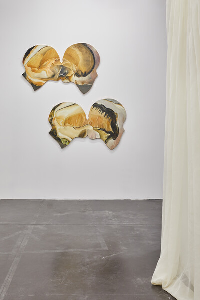 Robert Brambora, Untitled (OK6) & Untitled (OK4), 2021, oil and gouache on wood, copper, 75 x 110 cm (each), unique - © sans titre