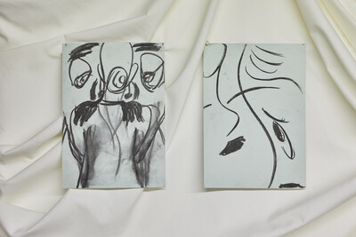 Jessy Razafimandimby, untitled (diptych), 2021, charcoal on paper, pearl, 21 x 14.8 cm (each), unique - © sans titre