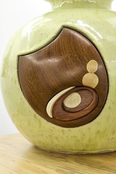 Wei Libo, Family birds (GrGr 1) (detail), 2024, ceramic, wooden marquetry, 45 x 30 x 30 cm, unique - © sans titre