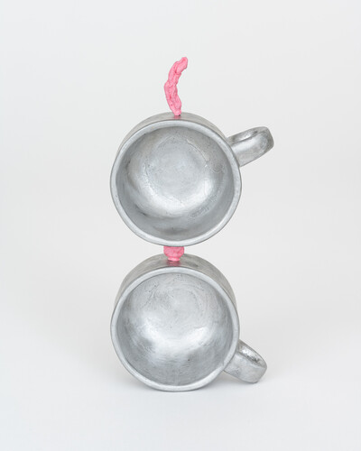 Hamish Pearch, 08:02 (cup, gum, cup, gum), 2022, aluminum, paint, 10 x 10 x 18 cm, unique - © sans titre