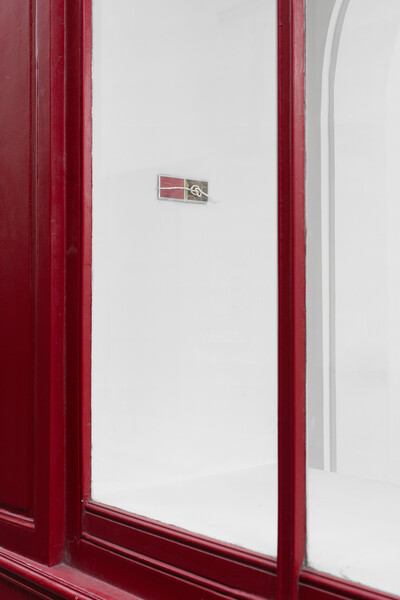 Hamish Pearch, « Do not throw trash into the pond », Paris - © sans titre