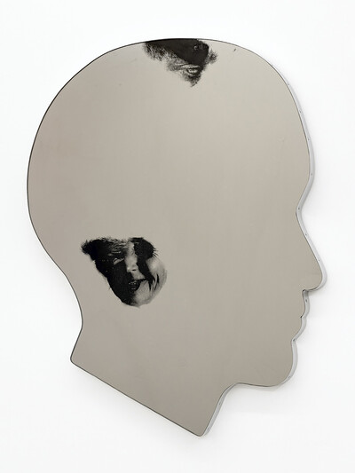 Robert Brambora, Ines, 2021, laser engraving behind glass, lacquer, stainless steel, 68 x 56 cm, unique - © sans titre
