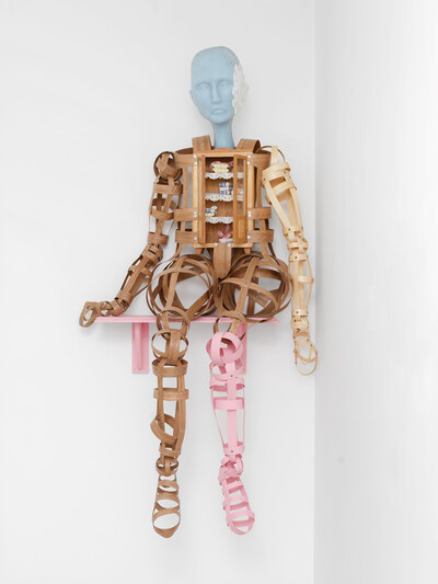 Liselor Perez, Chiffonière, 2026, silicone, batting, veneer wood, wood, rivets, miniature display case, shelf, 145 x 80 x 50 cm, unique - © sans titre