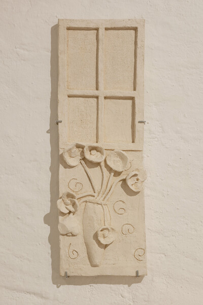 Agnès Racine, Fenêtre, 1994, terra cotta, 56 x 19 x 5 cm, unique - © sans titre