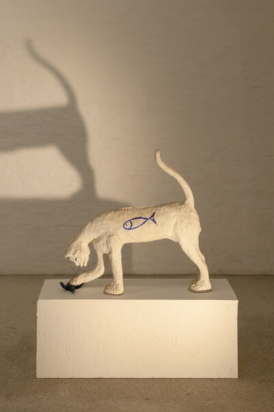 Agnès Racine, Le chat, 1994, terra cotta, 56 x 19 x 5 cm, unique - © sans titre