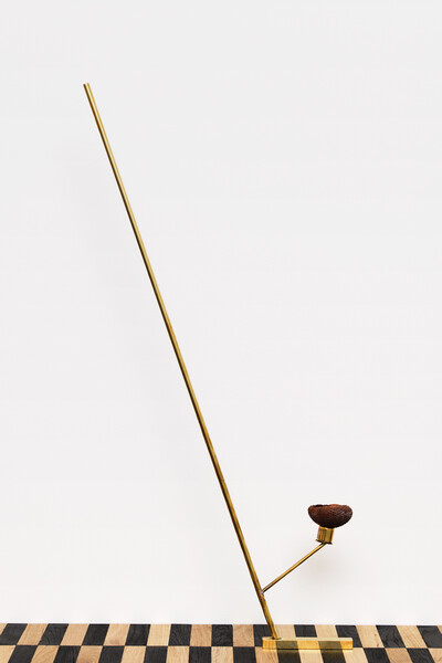 Martin Belou, Pipe, 2020, brass, copper-plated sea urchin shell, 67 x 40 x 2 cm, unique - © sans titre