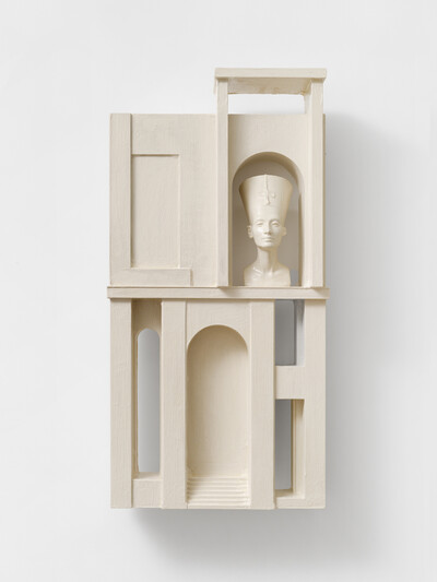 Zuzanna Czebatul, In every dream home a heart ache (Nofretete), 2026, polylactide, plaster, varnish, pigments, 80 x 40 x 13 cm, unique - © sans titre