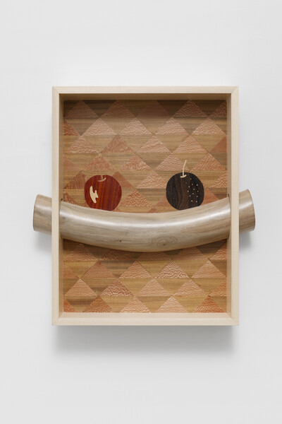 Wei Libo, Momentary expressions 1, 2025, wood, wooden marquetry, 38.3 x 36 x 7.5 cm, unique - © sans titre